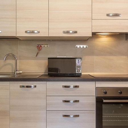San Donato Fiere Essential Apartment W/Parking Болоня Екстериор снимка