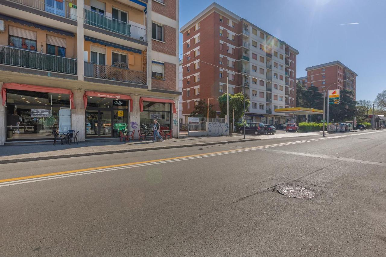 San Donato Fiere Essential Apartment W/Parking Болоня Екстериор снимка